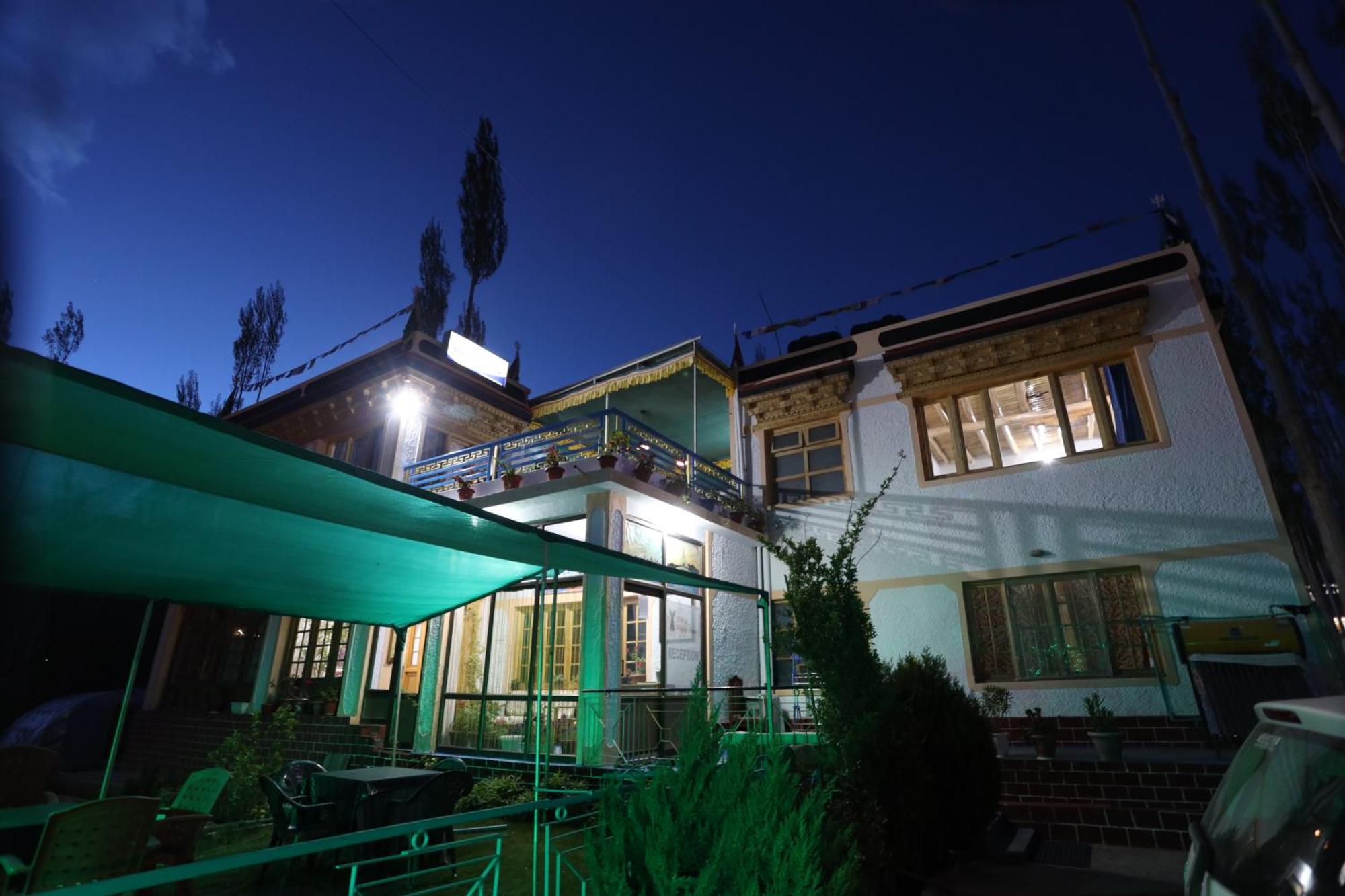 Odbar Guest House Best Guest House At Leh Ladakh Exterior photo